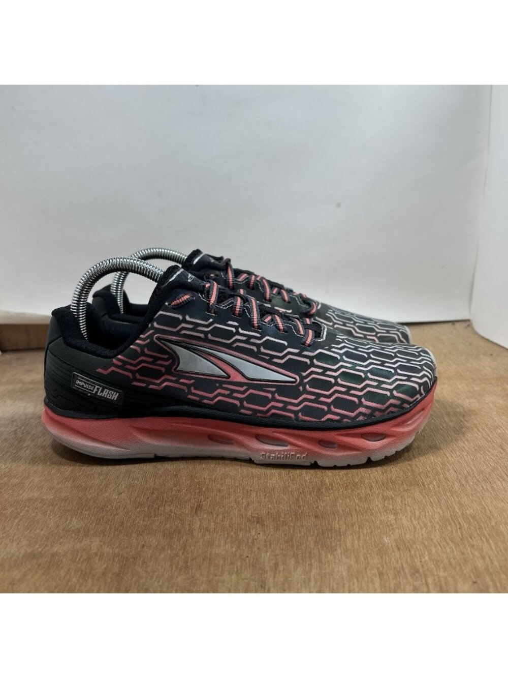 Altra Impulse Flash Womens Size 8 Running Shoes Gray Pink Holo Athletic Sneakers